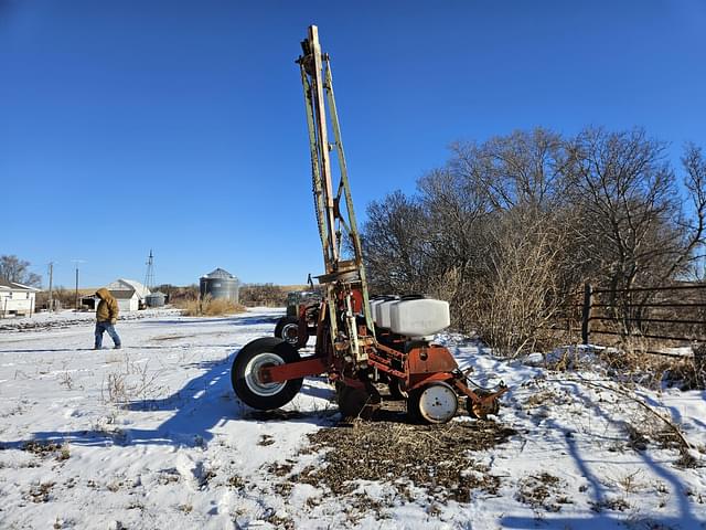 Image of White 5700 equipment image 2