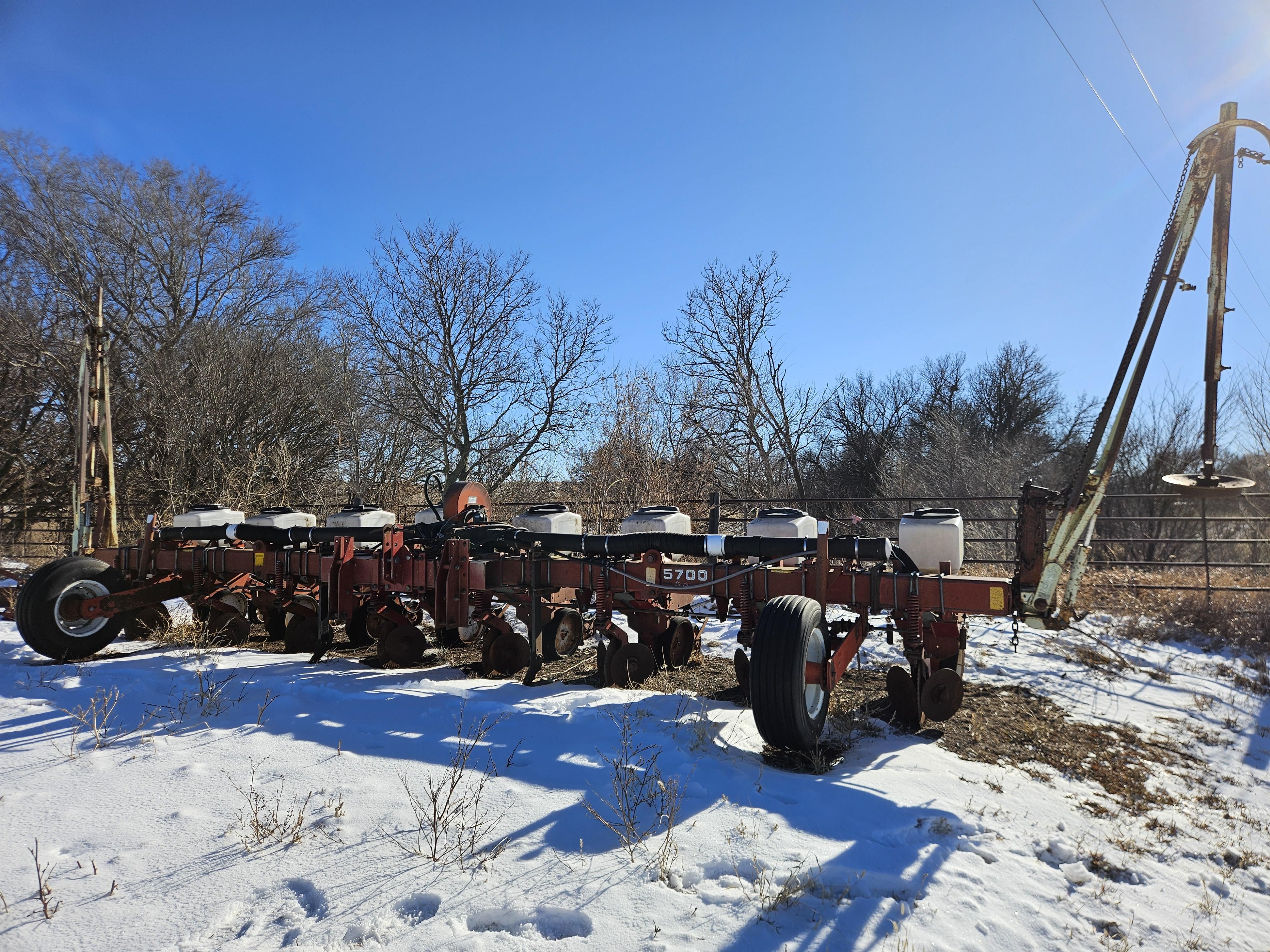 Main image White 5700