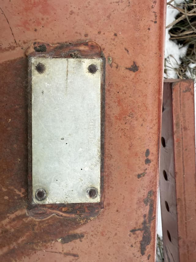 Image of White 588 equipment image 4