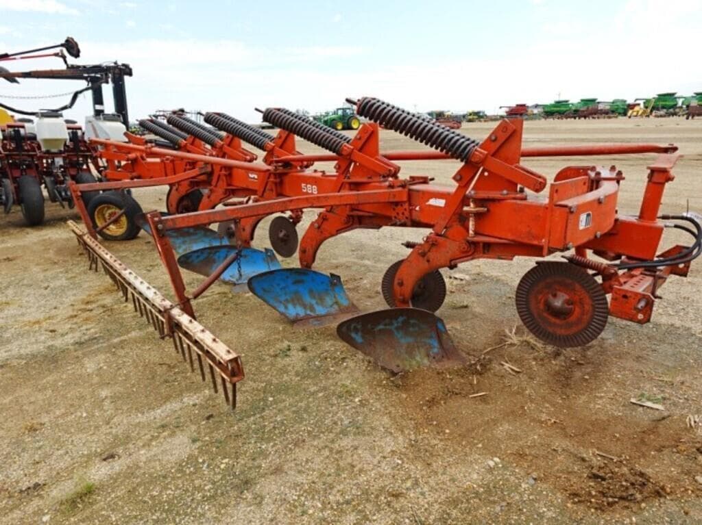 Image of White 588 Primary image