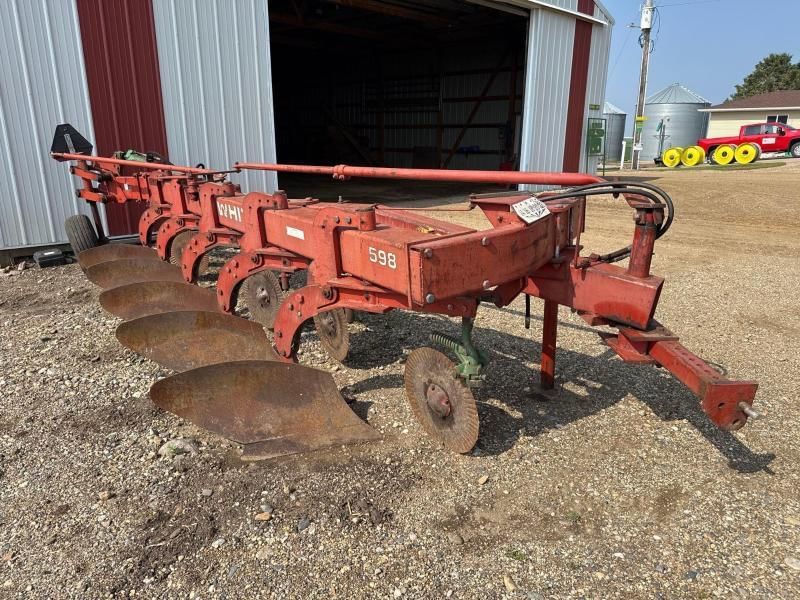 White 598 Equipment Image0