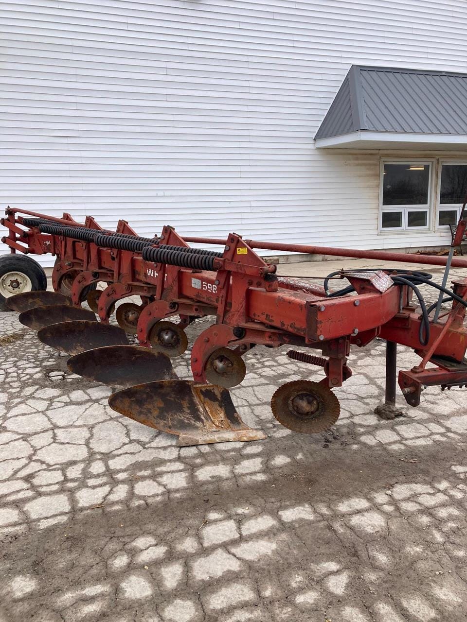 White 598 Equipment Image0