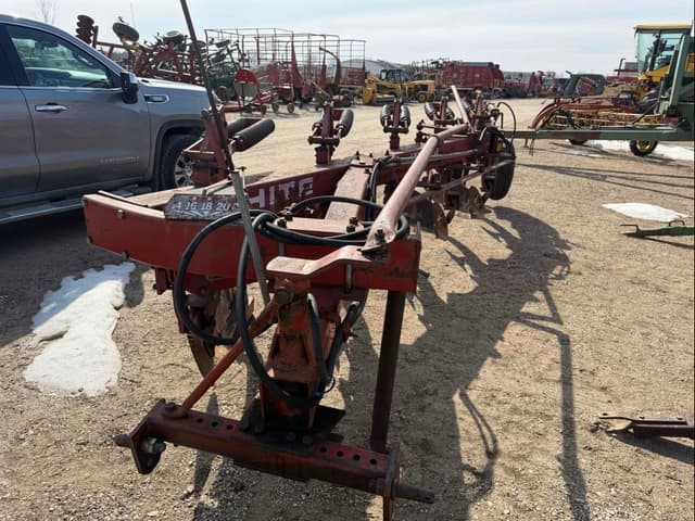 Image of White 598 equipment image 3