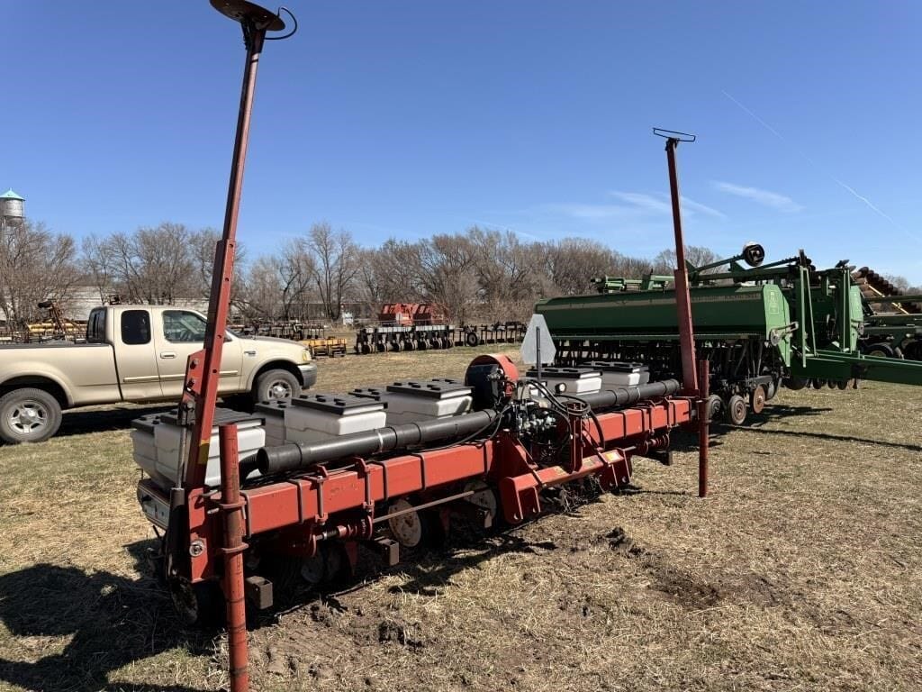 White 6000 Equipment Image0