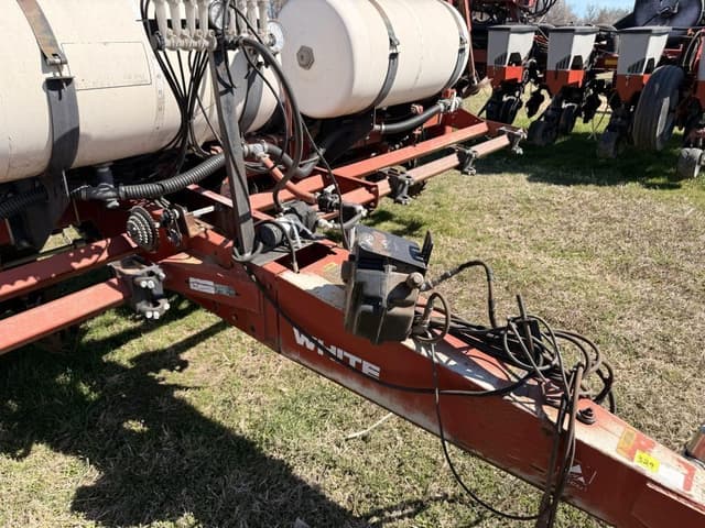 Image of White 6000 equipment image 1