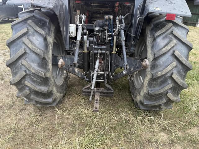 Image of White 6065 equipment image 3