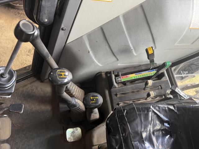 Image of White 6065 equipment image 1