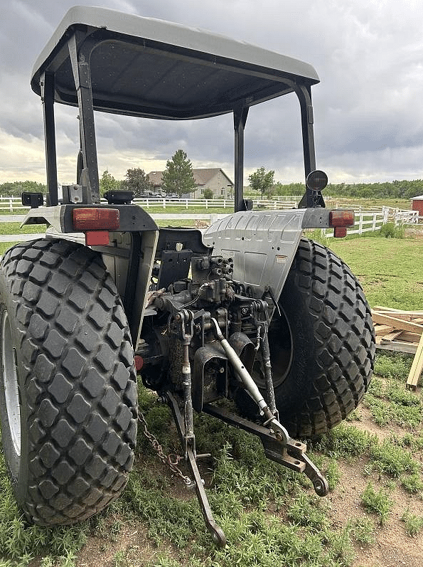 Image of White 6065 equipment image 1