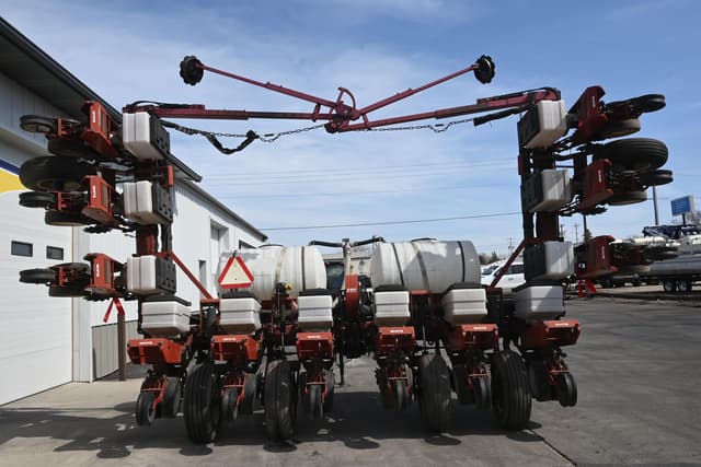 Image of White 6122 equipment image 3