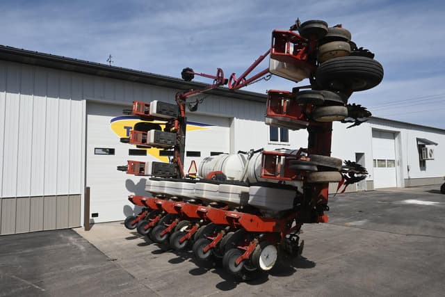 Image of White 6122 equipment image 2