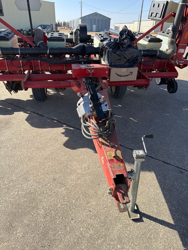 Image of White 6100 equipment image 3