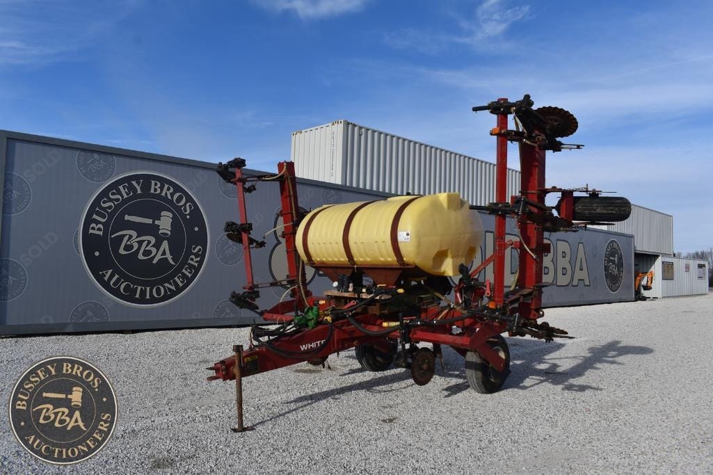 White 6100 Equipment Image0