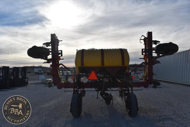 Image of White 6100 equipment image 3