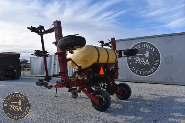 Image of White 6100 equipment image 2