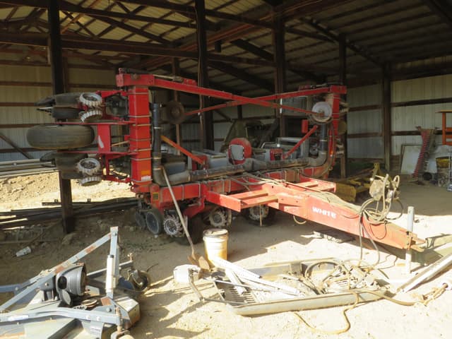 Image of White 6100 equipment image 2