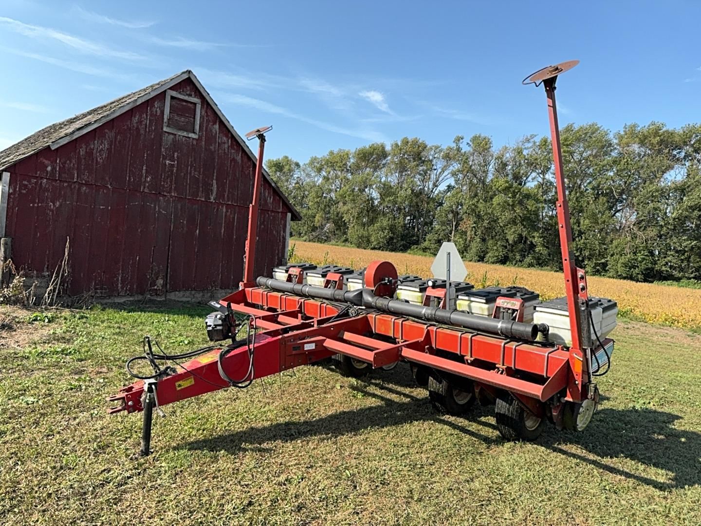 White 6100 Equipment Image0