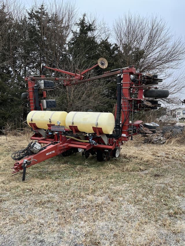 Image of White 6100 equipment image 1