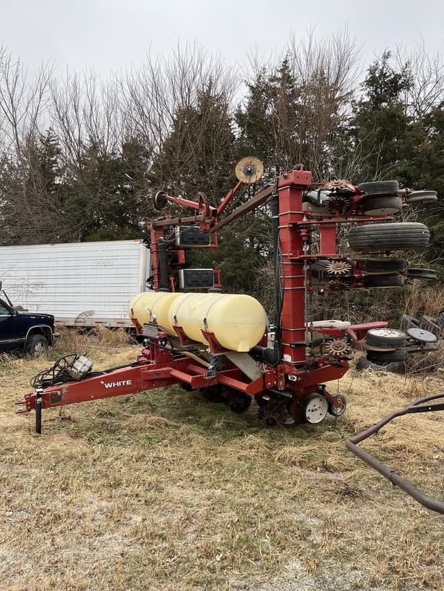 Image of White 6100 equipment image 3