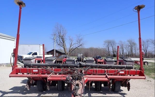 Image of White 6100 equipment image 3