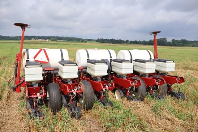 Image of White 6100 equipment image 3