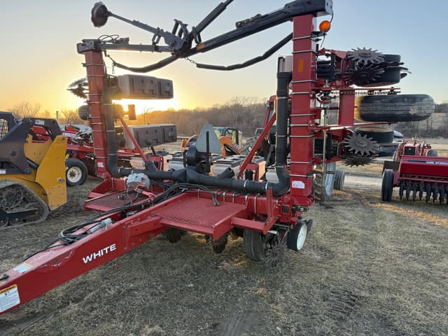 Image of White 6100 equipment image 4