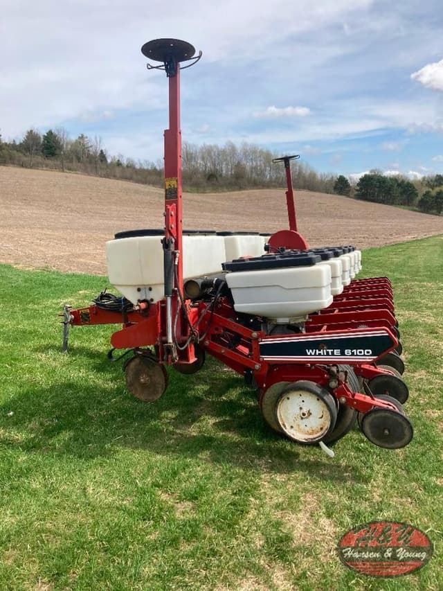 Image of White 6100 equipment image 3
