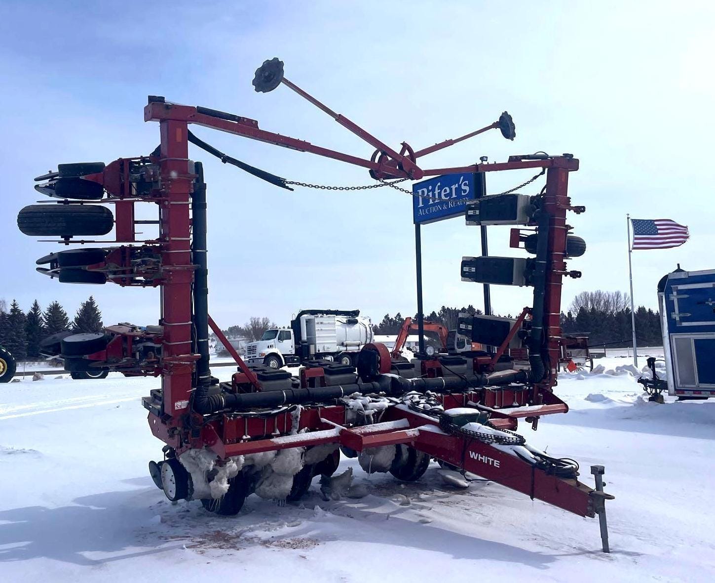 Main image White 6100