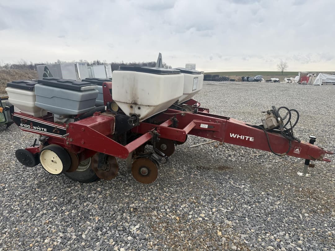 Image of White 6100 Image 1