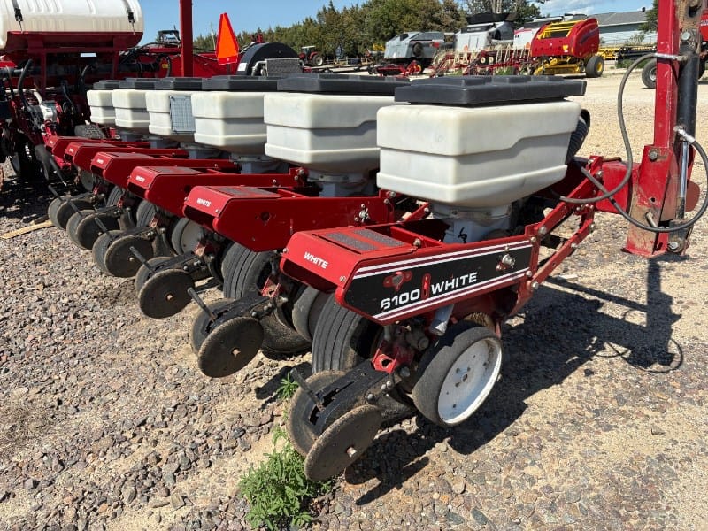 White 6106 Equipment Image0