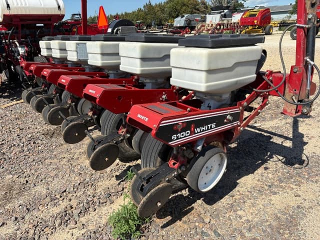 Image of White 6106 equipment image 1