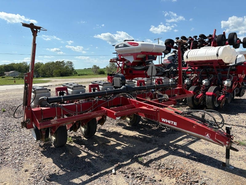 White 6106 Equipment Image0