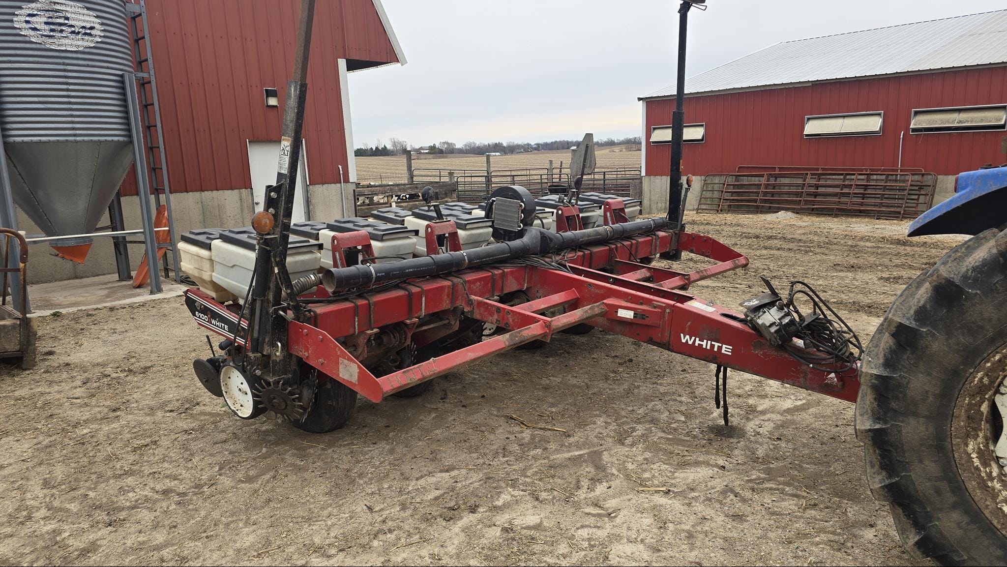 White 6106 Equipment Image0