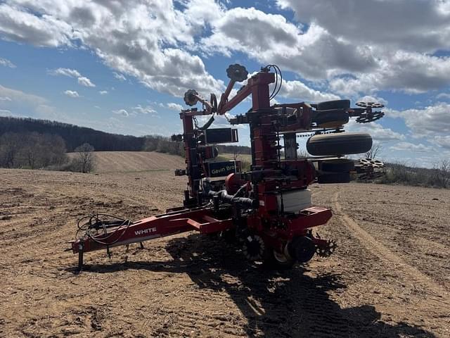 Image of White 6128 equipment image 2