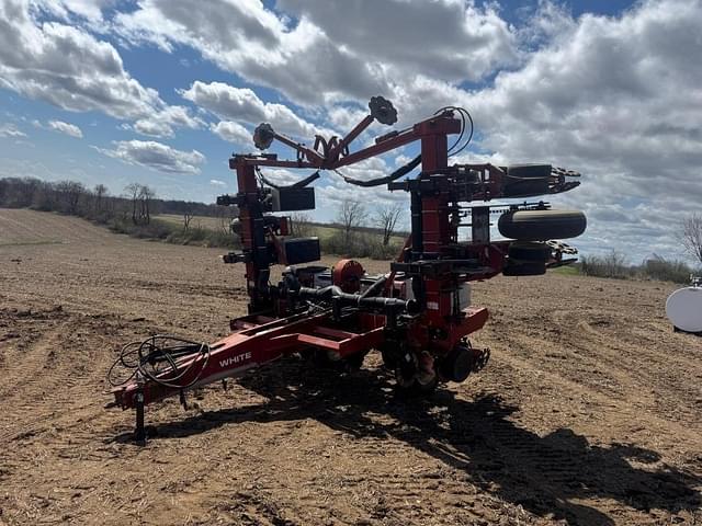 Image of White 6128 equipment image 1
