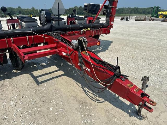 Image of White 6122 equipment image 2