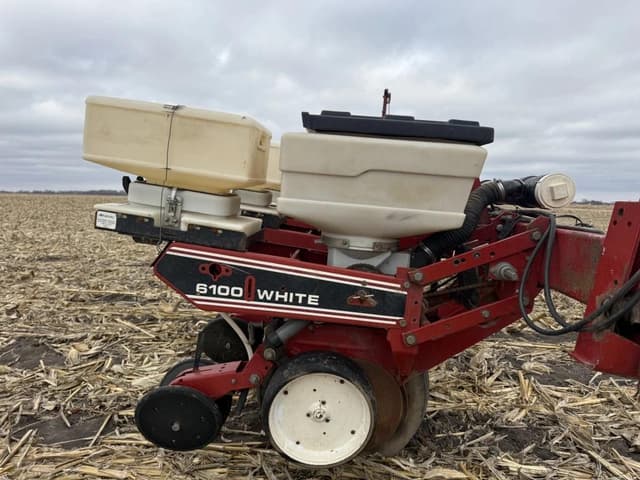 Image of White 6122 equipment image 2