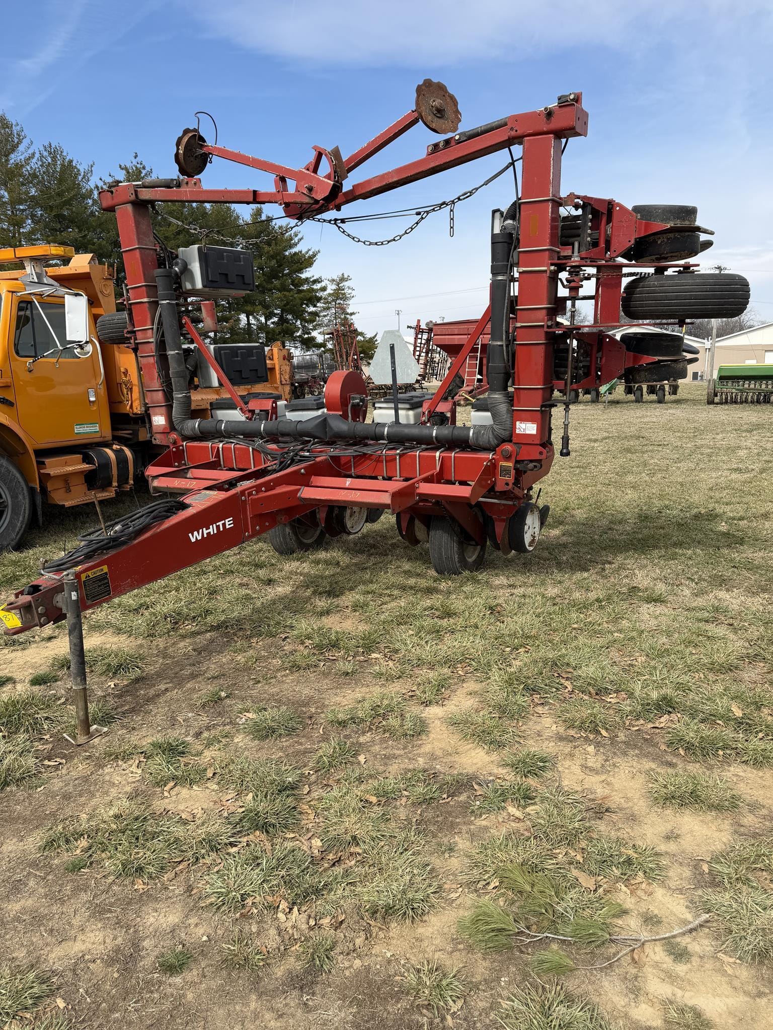 White 6128 Equipment Image0