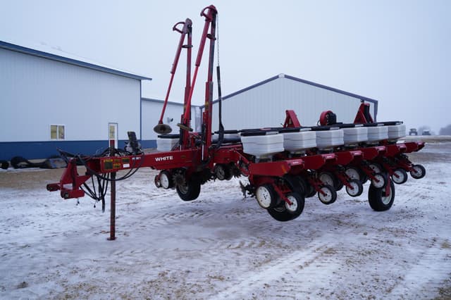 Image of White 6180 equipment image 1