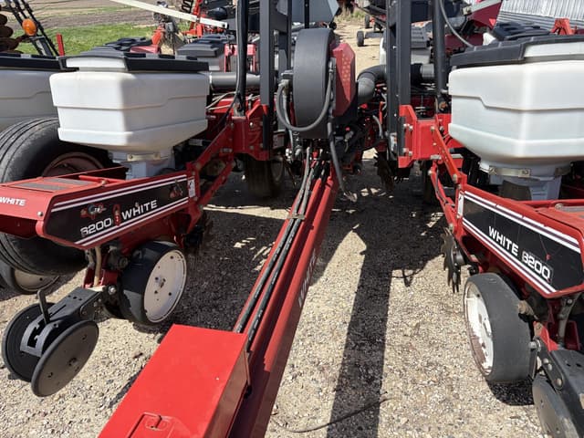 Image of White 6200 equipment image 3
