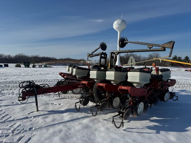 Image of White 6322 equipment image 1