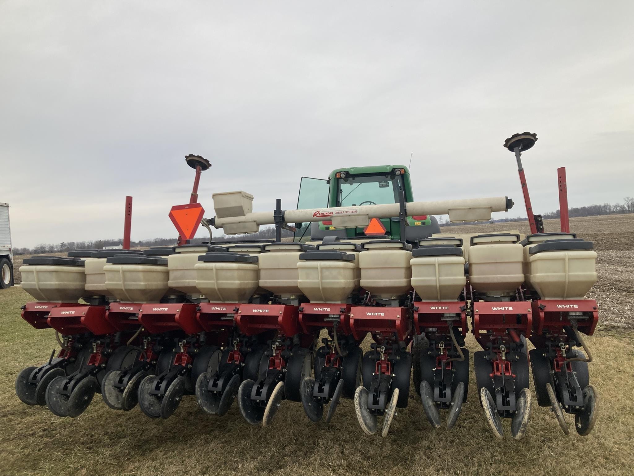 White 6606 Equipment Image0