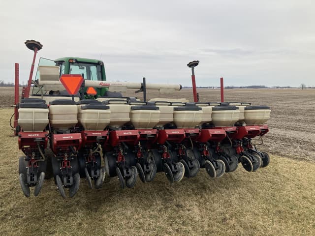 Image of White 6606 equipment image 1