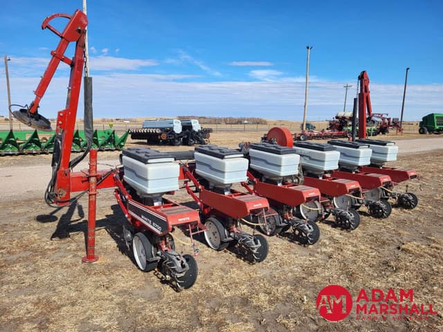 Image of White 6700 equipment image 3