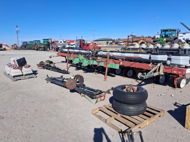 Image of White 6722 equipment image 1