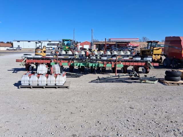 Image of White 6722 equipment image 2