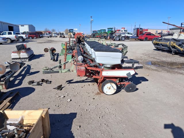 Image of White 6722 equipment image 3