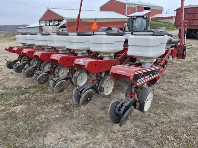 Image of White 6900 equipment image 4