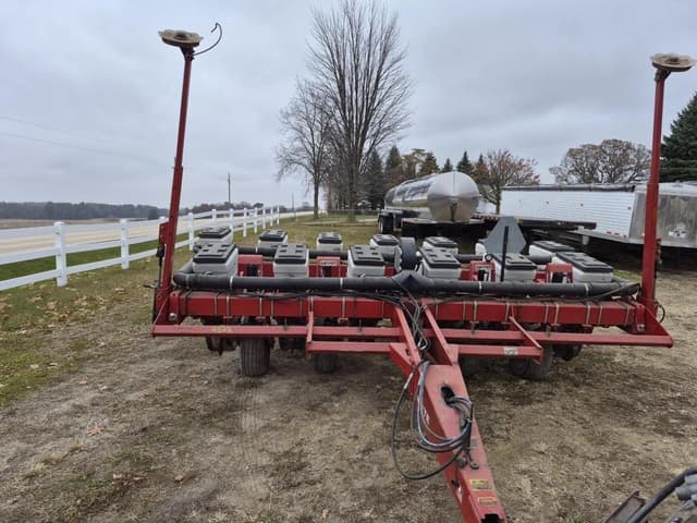 Image of White 6900 equipment image 2