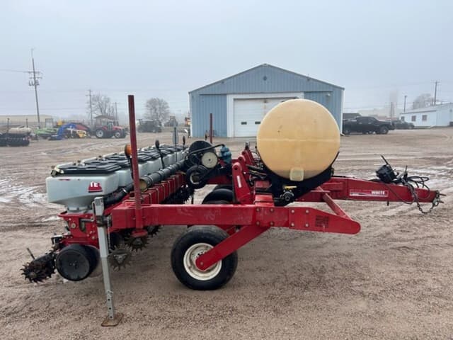 Image of White 8100 equipment image 2