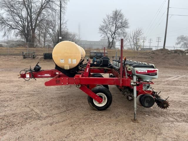 Image of White 8100 equipment image 1